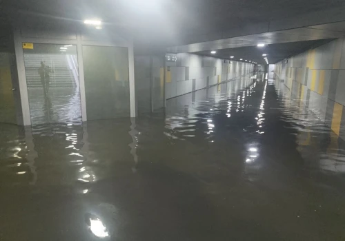 Woda do kolan pod Rondem Czyżyńskim. Ponad 200 interwencji w Krakowie