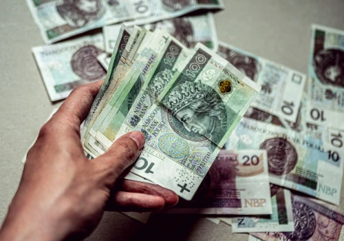 Ciągłe podwyżki pracy minimalnej mają swoje plusy. Chodzi m.in. o codzienne zakupy w sklepach
