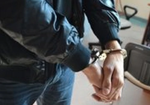 Policjanci zatrzymali oszusta poszukiwanego 68 podstawami poszukiwawczymi