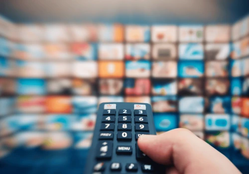 Brytyjski rząd zmusi Big Techy do promowania rzetelnych informacji?