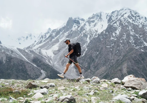 Pakistan. Andrzej Bargiel dotarł już do bazy pod Nanga Parbat