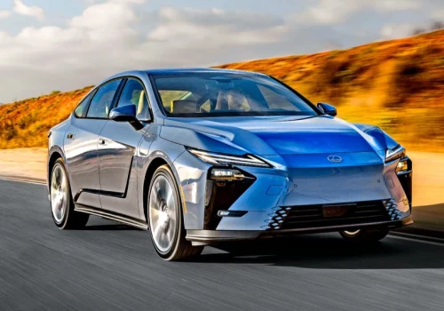Nowy Lexus ES – flagowa limuzyna marki ma dużo atutów, ale jest też coś do poprawy | Pierwsza jazda