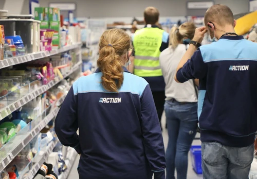 Zarobki w Action wyszły na jaw. Takie kwoty trafiają na konta pracowników, to nie żart