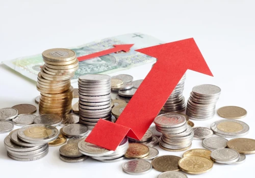 Złoty słabnie na starcie tygodnia. Za wakacje zapłacimy więcej?