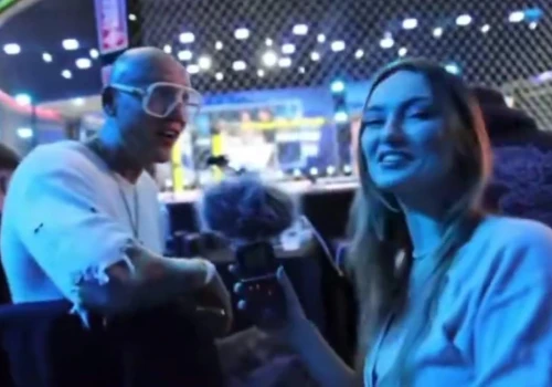 Stifler bez ogródek do żony WuWunia. 