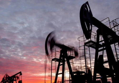 Kurs ropy Brent najniższy od wybuchu wojny na Bliskim Wschodzie