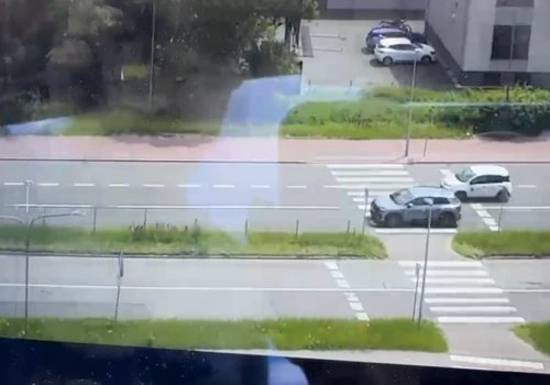 Dron nad przejściami dla pieszych. Policjanci ujawnili 17 niebezpiecznych wykroczeń