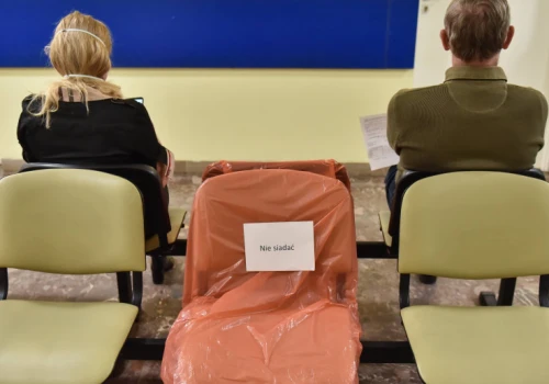 NFZ o omijaniu kolejek w warszawskim szpitalu. Problem dotyczył 70 proc. pacjentów