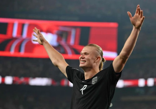 Haaland nie z tego świata. Norwegia wiosłuje do kolejnej rundy