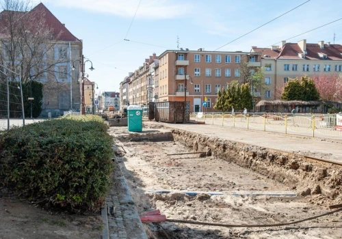 Przestoje w robotach na 1 Maja. Co dzieje się w drogowych inwestycjach?