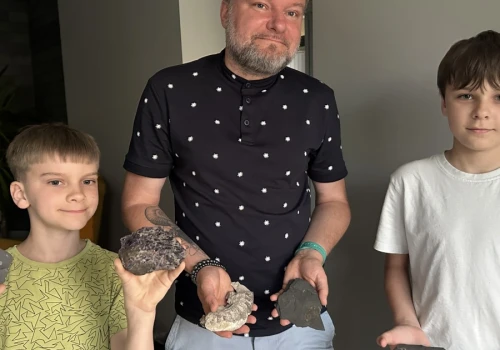 Jak Indiana Jones. Ojciec z synami tropią ślady sprzed milionów lat