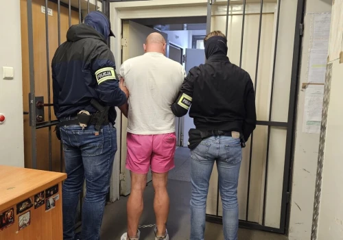 Podszywali się pod policjantów, grożą im surowe kary