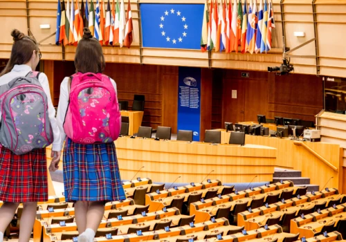 UE na wojnie z wykorzystywaniem seksualnym dzieci. Przełomowe porozumienie