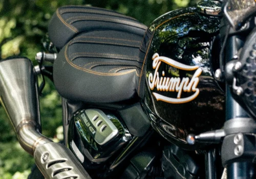 Brytyjczycy odchudzili Triumpha i pokazali, po co lekkim motocyklom charakter