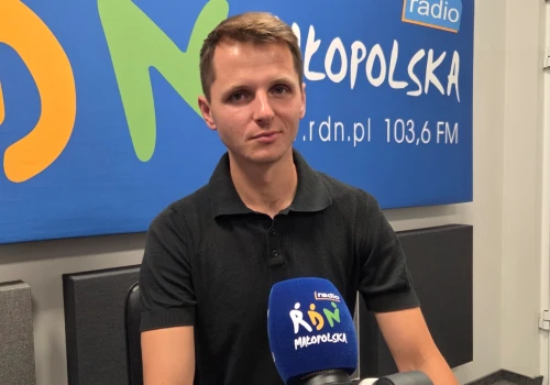 Jak dbać o kwiaty w lecie? 'Wysokie temperatury i gwałtowne burze to największe wyzwania’