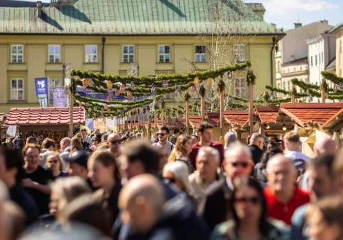 Mniej stoisk na Małym Rynku? Wystawcy alarmują, miasto uspokaja