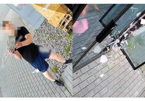 Skok na kwiatomat. 28-latek uciekał z bukietami