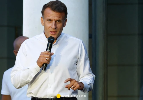 UE w końcu znalazła rozwiązanie głównego problemu migracyjnego. I wtedy wchodzi Macron, cały na biało