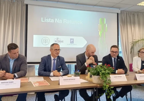 Nie pamiętasz, jakie leki bierzesz? Ratownicy, farmaceuci i GIF alarmują: „Lista na Ratunek” może uratować życie