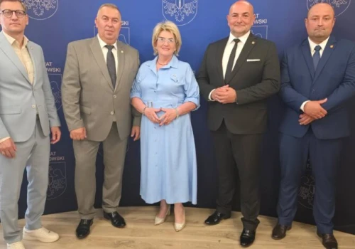 Zarząd Powiatu Piotrkowskiego z wotum zaufania i absolutorium