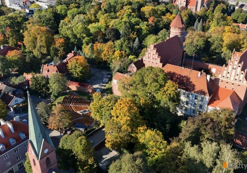Zamek Kapituły Warmińskiej w Olsztynie słabo wyeksponowany? W planach jest wycinka drzew