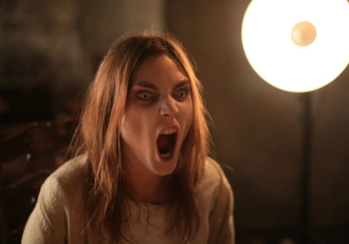 7 najstraszniejszych horrorów o egzorcyzmach, które warto obejrzeć na Netflixie
