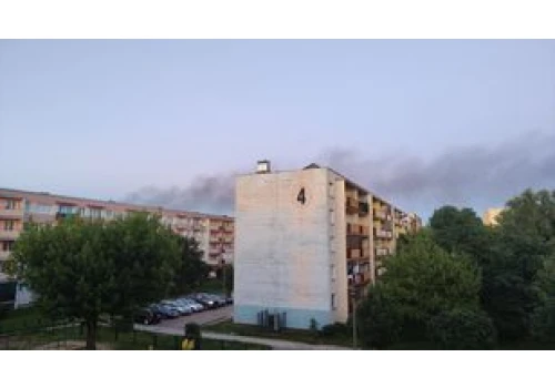 Znów pożar we Włocławku. Kłęby dymu nad miastem, ogień w firmie Buszrem. Zdjęcia, wideo