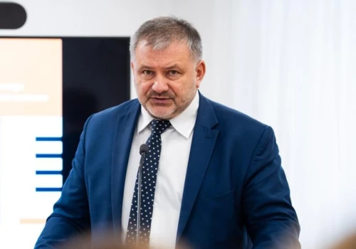 Sędziowie będą musieli zamykać kierowców łamiących zakaz prowadzenia pojazdów