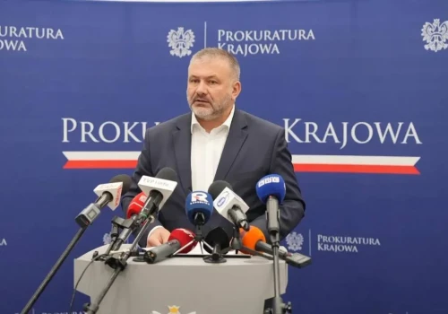 Afera narasta, Żurek się tłumaczy. Na celowniku znów lekarz sygnalista