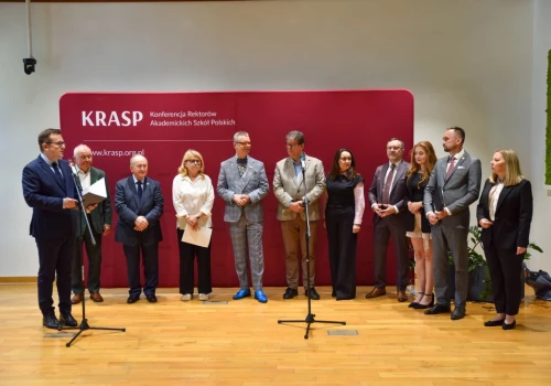 „3% dla nauki, 100% dla Polski”. KRASP wystosowało apel do rządzących ws. zwiększenia finansowania i wzmocnienia polskiej nauki i szkolnictwa wyższego. Apel poparło wiele innych organizacji
