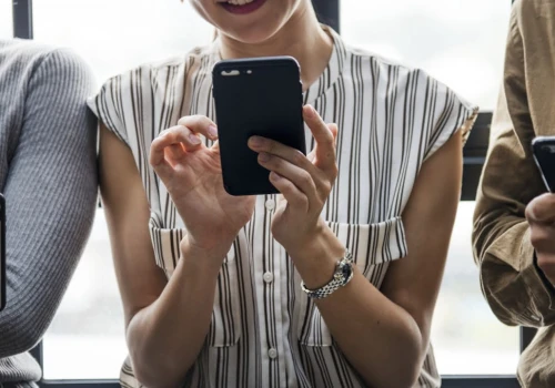47,6% biletów kolejowych zakupiono w internecie i przez aplikacje w 2025