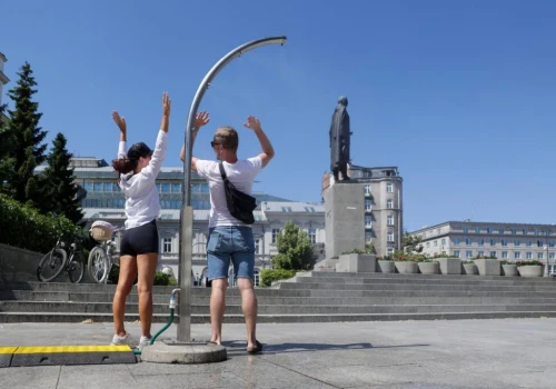 Upały w Warszawie wracają z pełną siłą. Gdzie się schłodzić?