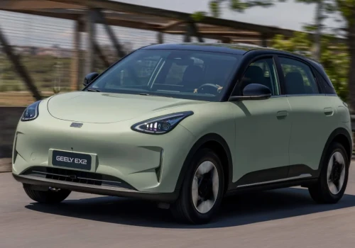 Geely E2 oficjalnie zapowiedziane w Holandii. Chiński bestseller z zasięgiem do 345 km