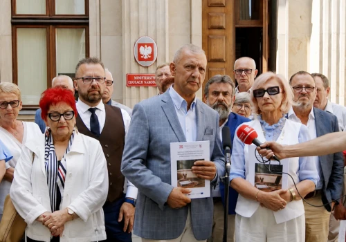 ZNP na spotkaniu w MEN: Czas obietnic się skończył! Nie akceptujemy wzrostu płac jedynie o 3 punkty procentowe