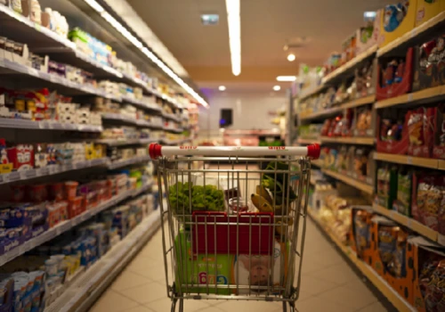 Dino nie sprzedaje produktów. Sprzedaje okazje do zakupów