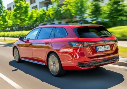 Volkswagen Passat 2.0 TDI 4Motion – bardzo udane kombi na trasy, ale cena studzi zapał | TEST