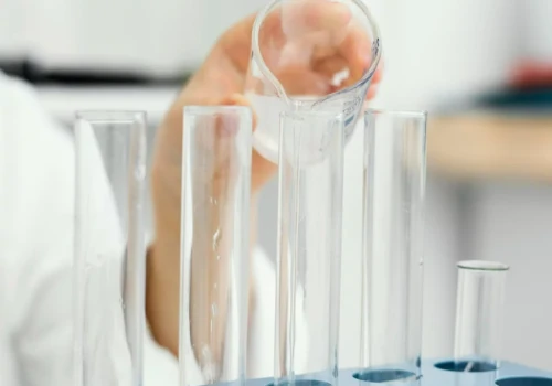 Nowe obowiązki dla laboratoriów. GIS uruchomi e-usługę