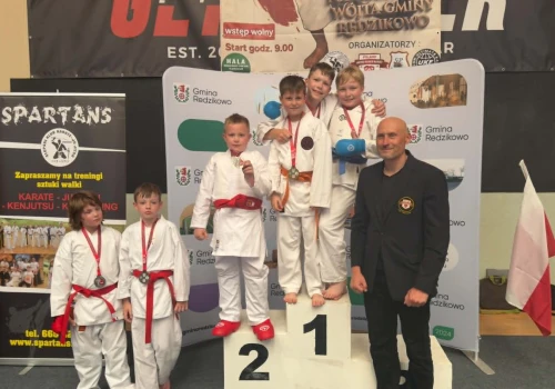 Pyrzyccy karatecy znów zachwycili. Dziesięć medali Mistrzostw Polski dla Klubu Karate ANTAI