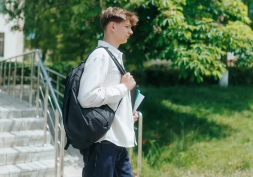 Matura czy zawód? Dlaczego coraz więcej uczniów chce mieć obie możliwości