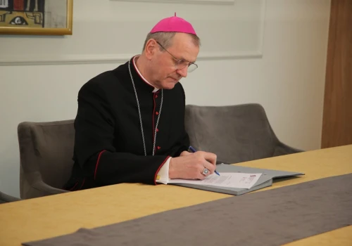 Przewodniczący Episkopatu zaapelował o modlitwę i pomoc poszkodowanym w wyniku trzęsienia ziemi w Wenezueli