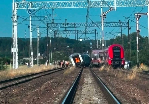 Biłośliwie. Zderzenie składów POLREGIO i PKP Intercity