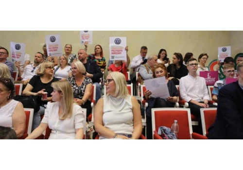 Odwołać Trzaskowskiego, czyli TAKdlaCPK próbuje przeprowadzić lokalne referendum w Warszawie