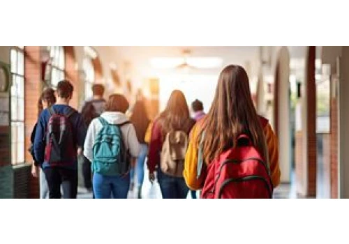 Ponad 67 tys. uczniów i 11 tys. nauczycieli rozpoczyna jutro wakacje. W Łodzi odbyło się uroczyste miejskie zakończenie roku szkolnego
