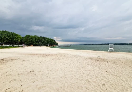 Wcale nie nad Bałtykiem. Plaża z atrakcjami 1,5 godziny drogi z Warszawy