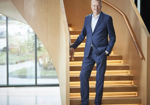 Grupa Lars Larsen sprzedaje sieć Seng. Globalny gigant płaci miliony