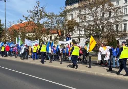Nauczyciele niezadowoleni z podwyżek. ZNP ostrzega rząd przed strajkiem