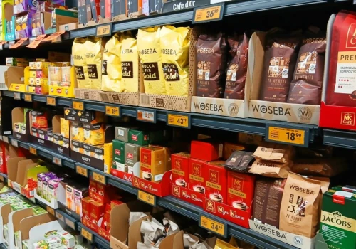 Biedronka rozdaje kawę gratis. Kilogram Jacobsa kupisz najtaniej w Polsce