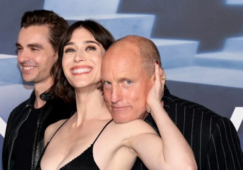 Lizzy Caplan dołączyła do Roba Maca w obsadzie ekranizacji gry 
