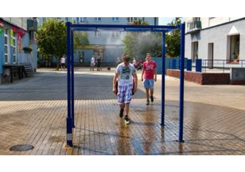Upał w Pile? Oto gdzie znajdziesz ochłodę - kurtyny wodne i zdroje pitne czekają na mieszkańców