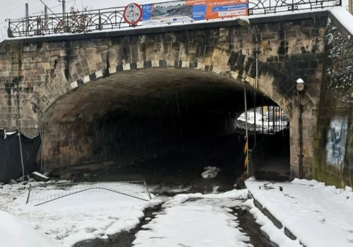 Miasto zabiegało o zachowanie kamienia z wiaduktu w Ligocie. Piaskowiec nadawał się tylko do zmielenia
